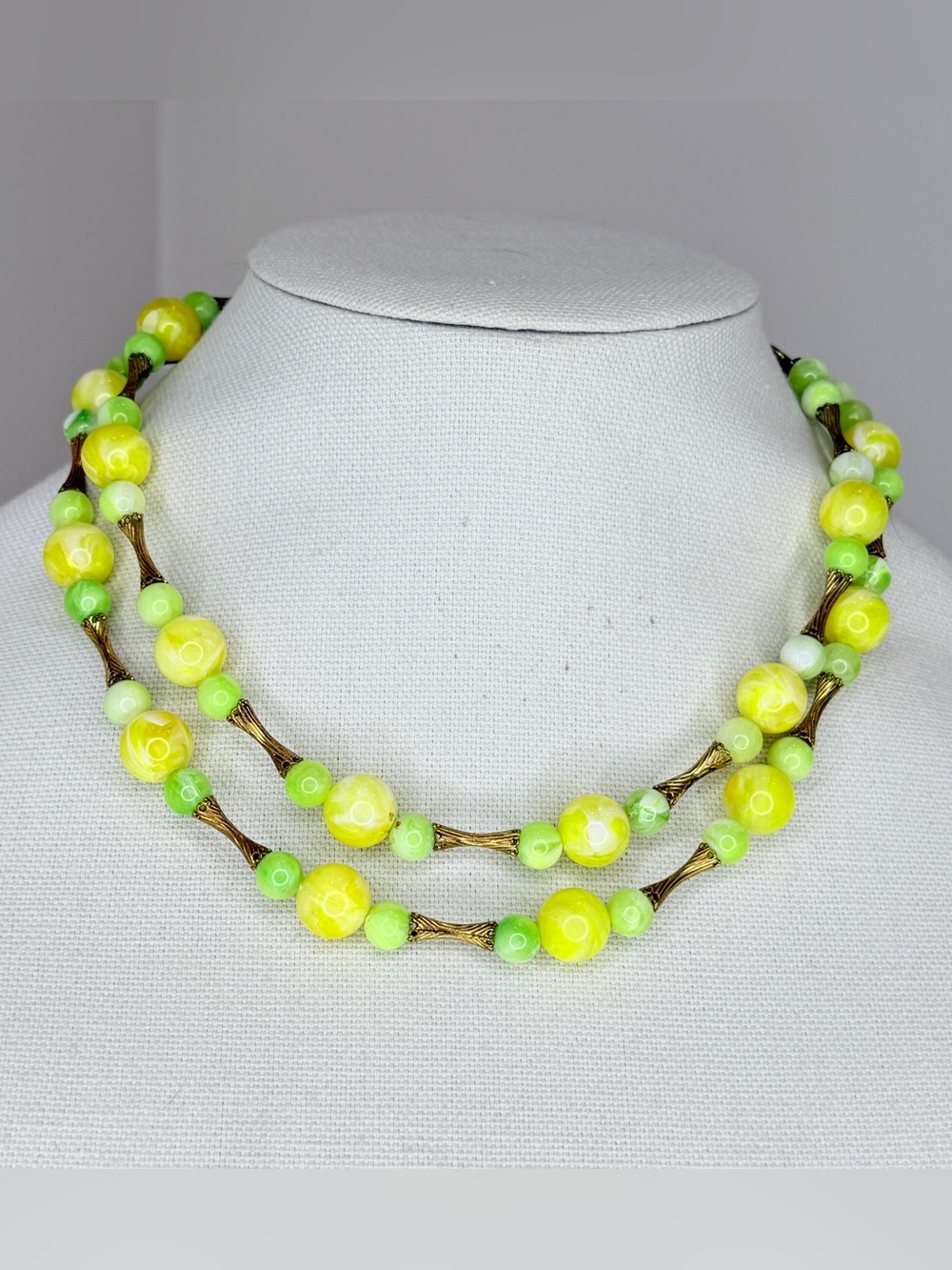 Vintage Coro 2-Strand Lucite Bead Necklace Yellow Green Marbled Gold Tone 18” - Picture 3 of 11